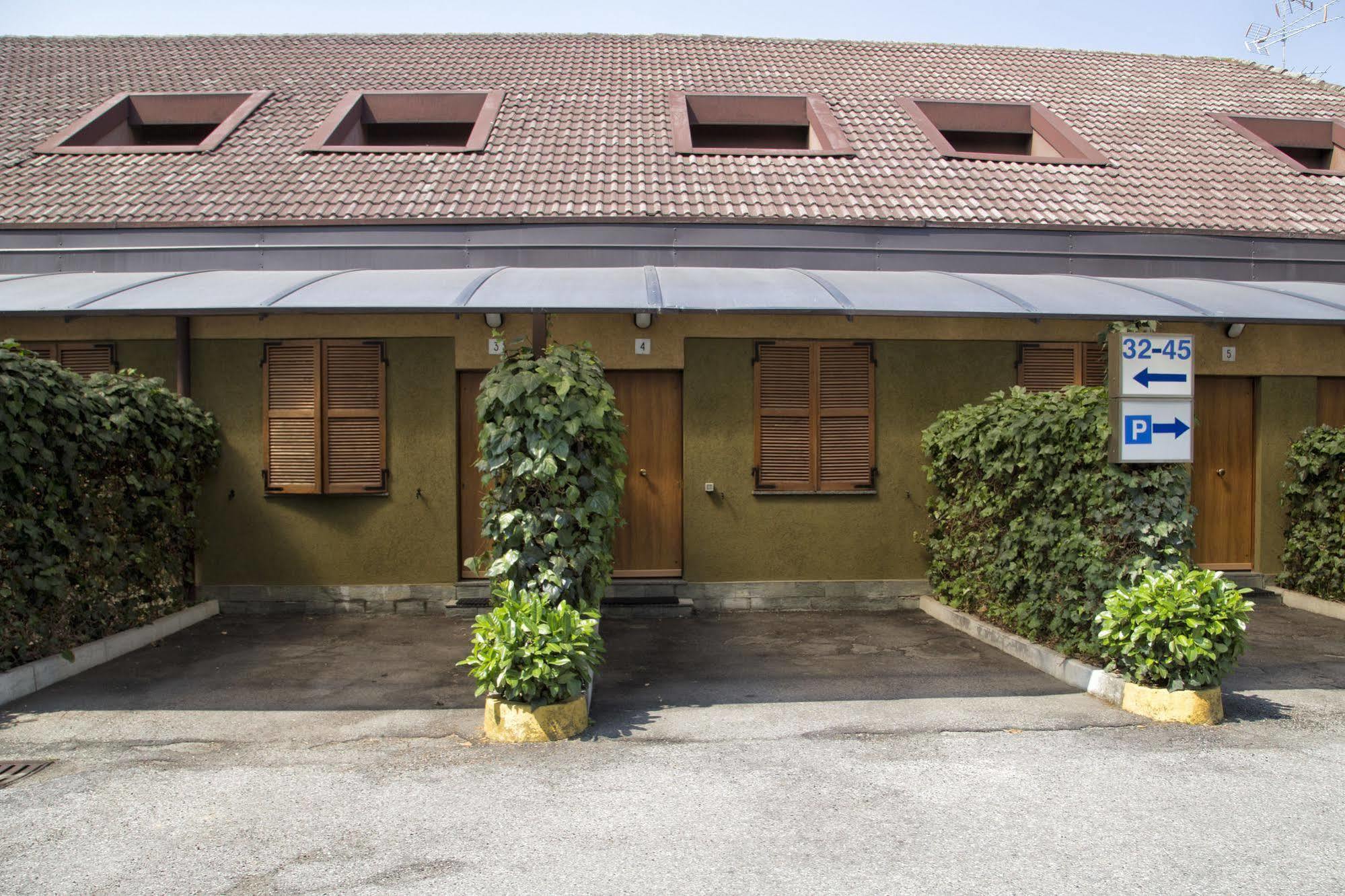Hotel Motel Ovest Vittuone Exterior photo